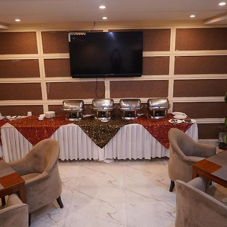 Hotel Avalon Suites Multan Luaran gambar