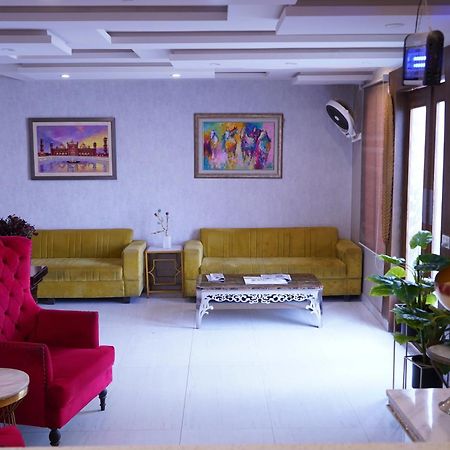 Hotel Avalon Suites Multan Luaran gambar