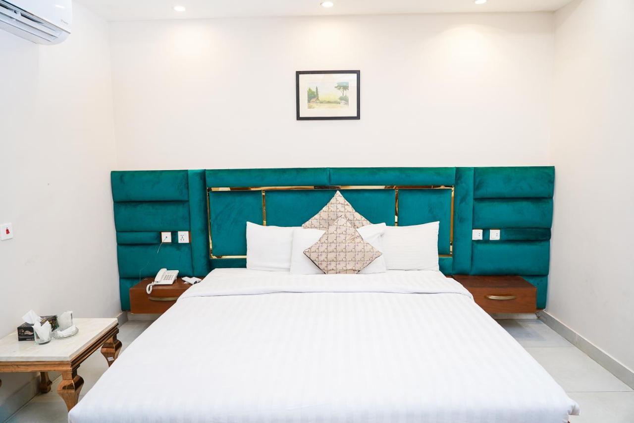 Hotel Avalon Suites Multan Luaran gambar