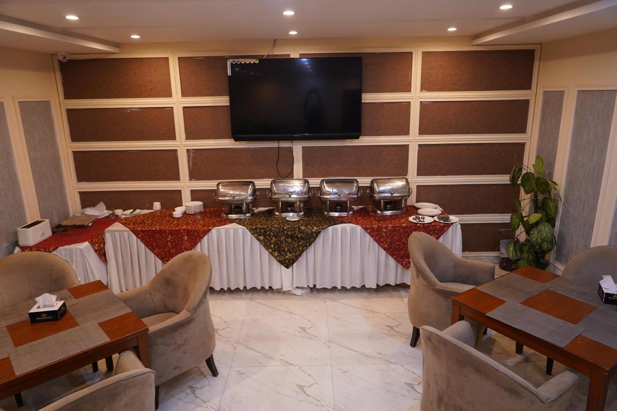 Hotel Avalon Suites Multan Luaran gambar
