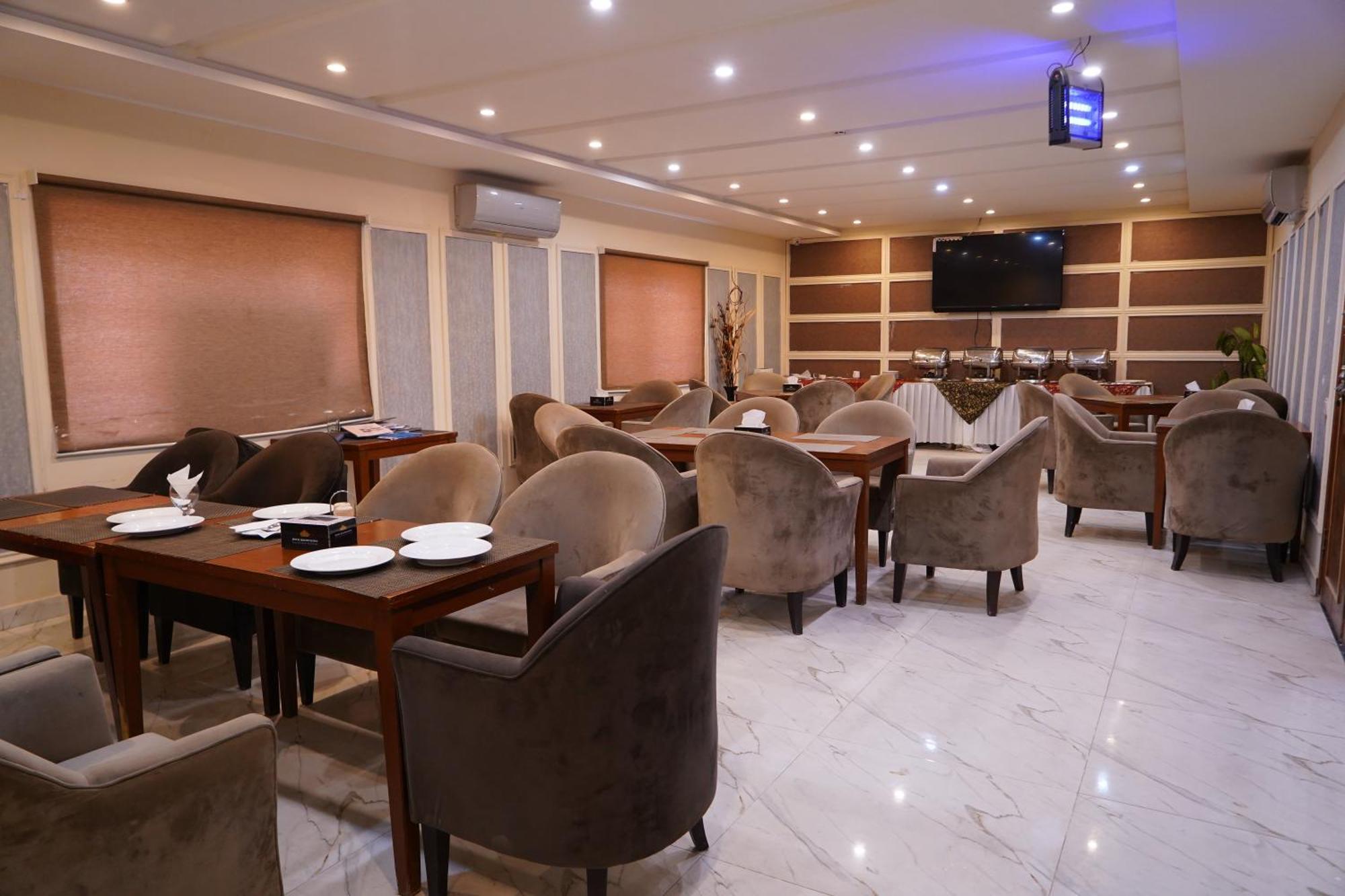 Hotel Avalon Suites Multan Luaran gambar