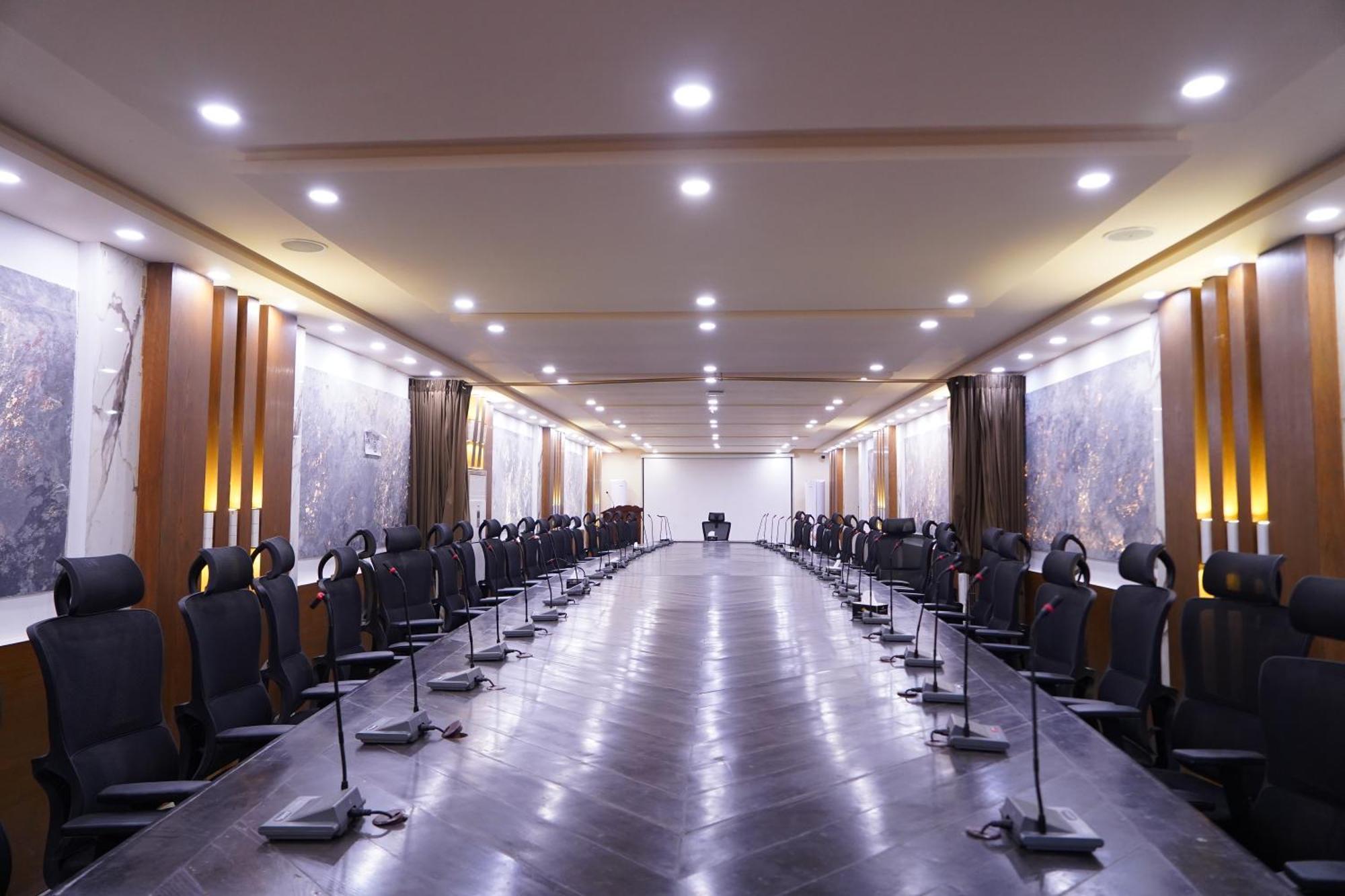 Hotel Avalon Suites Multan Luaran gambar