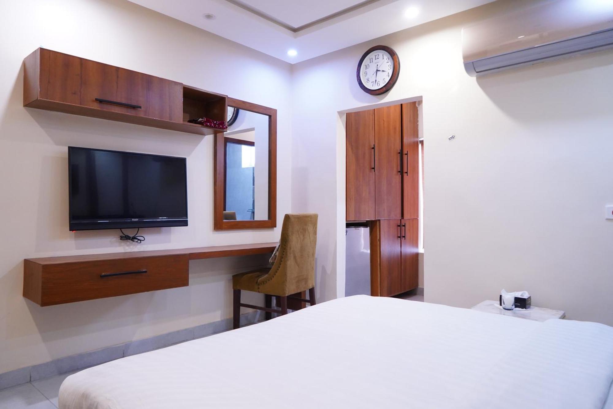 Hotel Avalon Suites Multan Luaran gambar