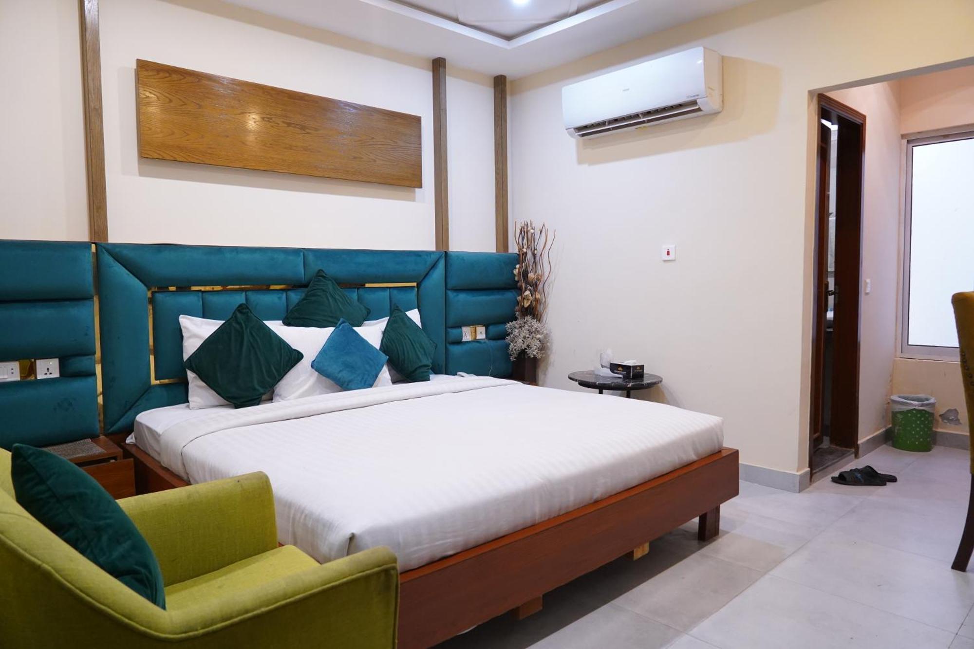 Hotel Avalon Suites Multan Luaran gambar