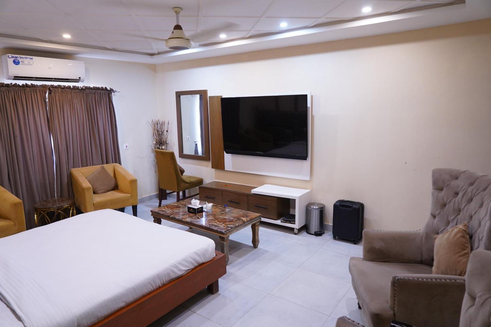 Hotel Avalon Suites Multan Luaran gambar
