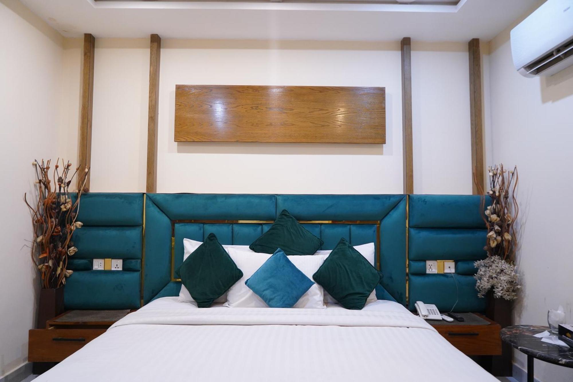 Hotel Avalon Suites Multan Luaran gambar