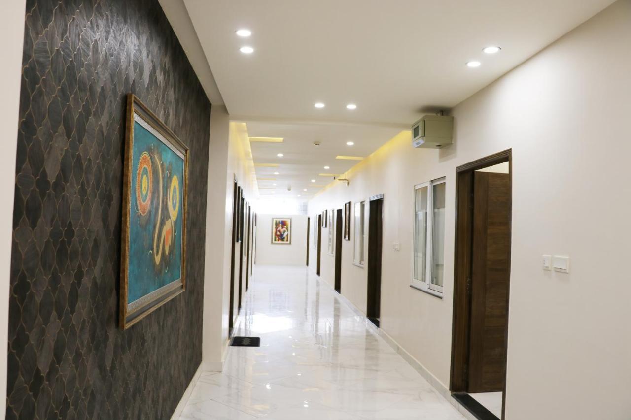 Hotel Avalon Suites Multan Luaran gambar