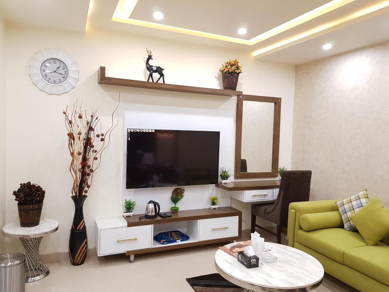 Hotel Avalon Suites Multan Luaran gambar