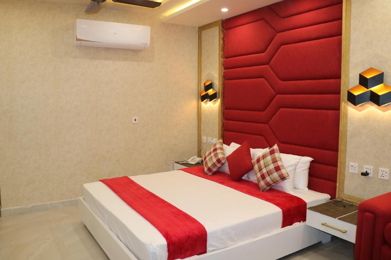 Hotel Avalon Suites Multan Luaran gambar