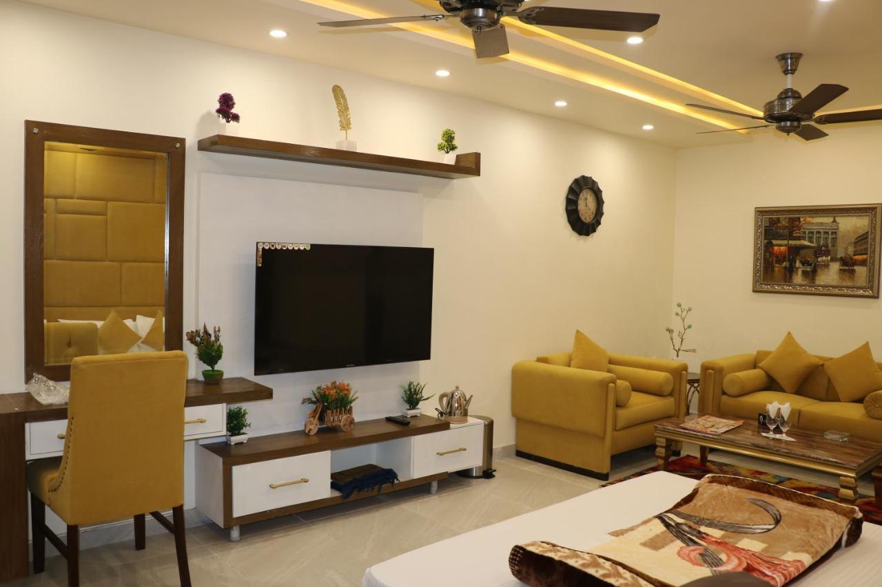 Hotel Avalon Suites Multan Luaran gambar