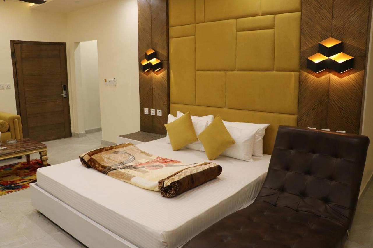 Hotel Avalon Suites Multan Luaran gambar